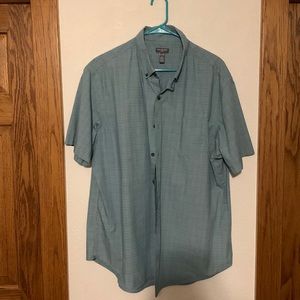 Van Heusen Casual short sleeve button up collared shirt XL